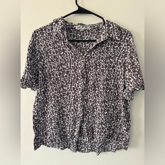 Cheetah print button up top loose fit - Picture 1 of 5